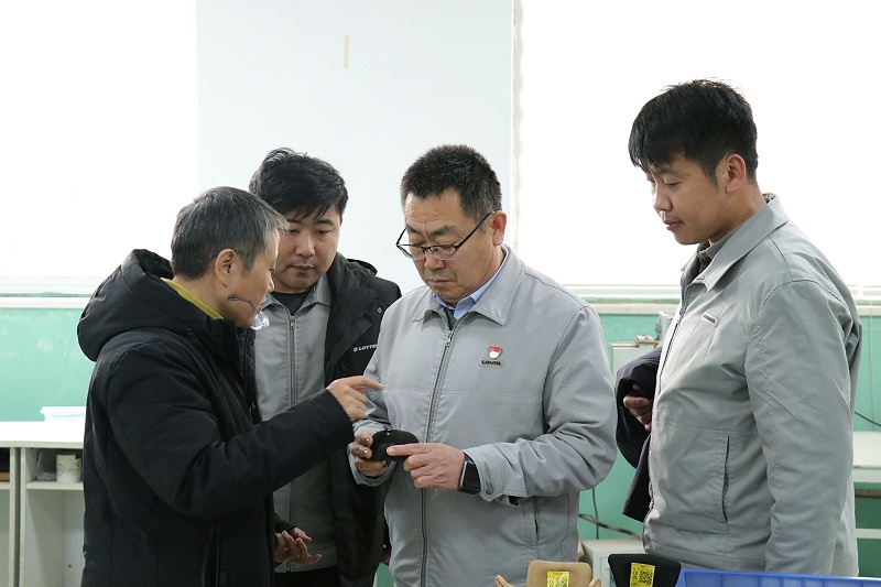 國內(nèi)著名集團(tuán)蒞臨百華鞋業(yè)，攜手打造合作新篇章！