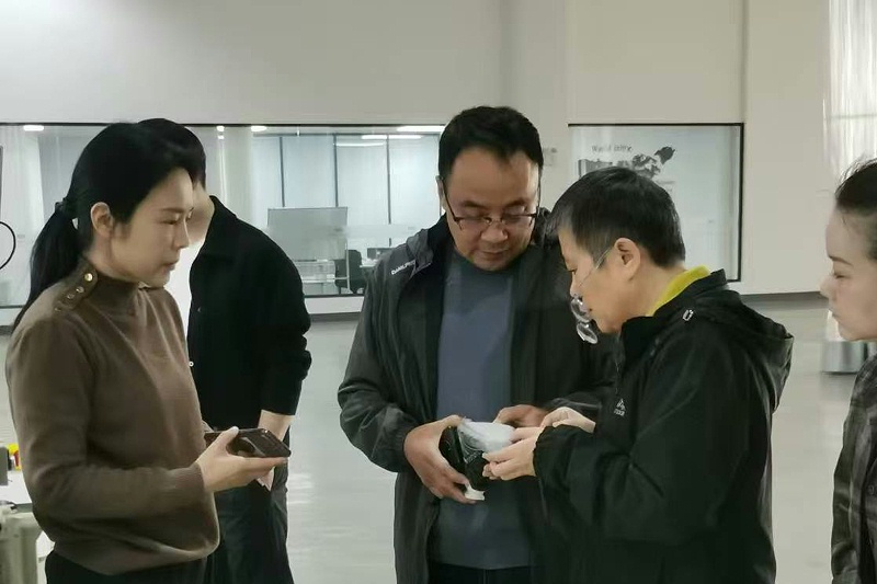 百華鞋業赴羅霸自動化系統(廣東)有限公司考察并正式簽訂合同