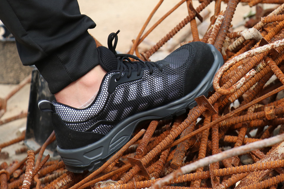 揭秘五金行業勞保鞋選購秘籍，舒適度與防護并存！