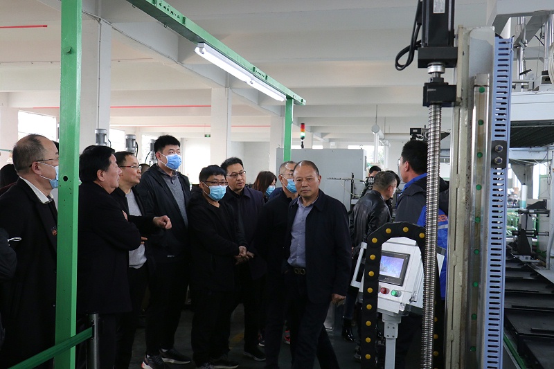 沂南縣中小企業發展局領導蒞臨百華鞋業指導工作